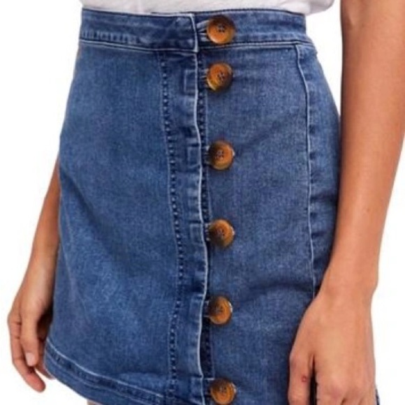 Free People Dresses & Skirts - Free People Little Daises Denim Blue Button Skirt Size 0 Excellent Condition!